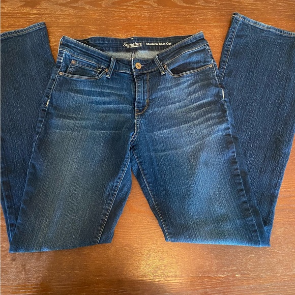 Women’s Dark Wash Signature by Levi Strauss Jeans - Picture 1 of 6